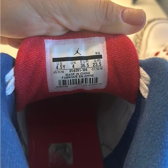 Jordan 3 retro true blue - size 4.5 in youth equivalent to 6 in women - Picture 4 of 4